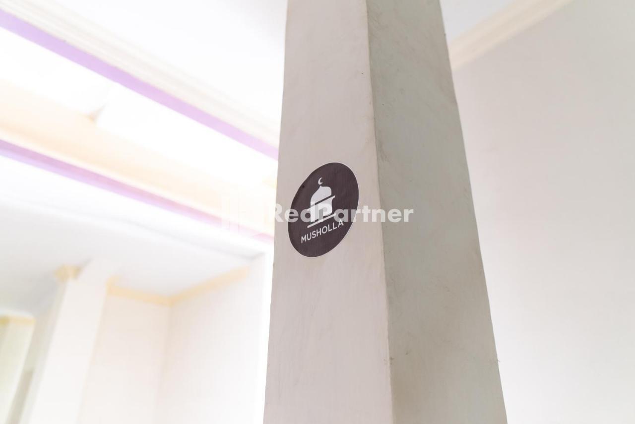 Wisma Aini Syariah Mitra Reddoorz Bandar Lampung Kültér fotó