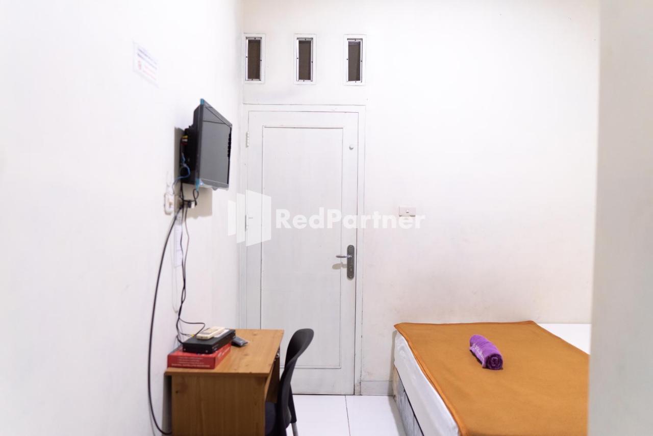 Wisma Aini Syariah Mitra Reddoorz Bandar Lampung Kültér fotó